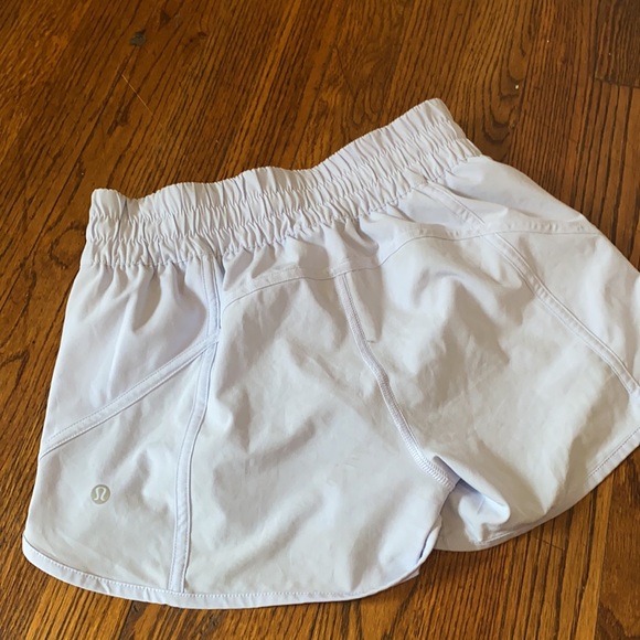 Lululemon size 6 hot ty hot short shorts - Picture 5 of 5